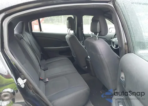 2013 Chrysler 200 Touring z USA, uszkodzony, nr VIN 1C3CCBBB2DN567418